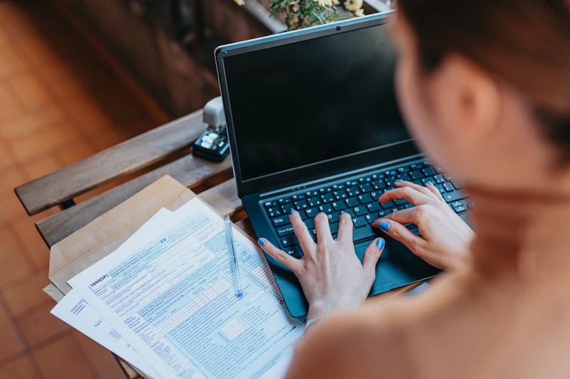 tax papers laptop, supermarket financial repo em Cuiabá - Sistema de gestão e automação comercial MAXDATA CBA